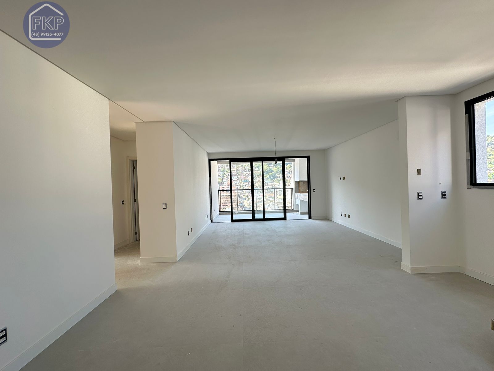 Apartamento à venda com 3 quartos, 107m² - Foto 1