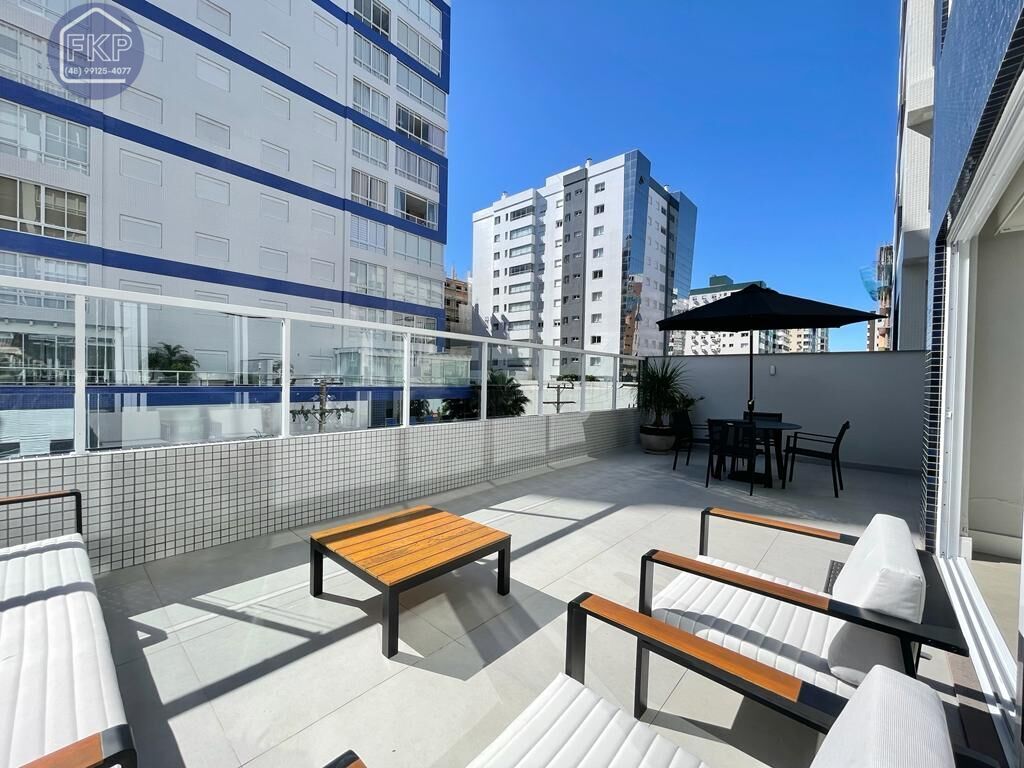 Apartamento à venda com 3 quartos, 202m² - Foto 6