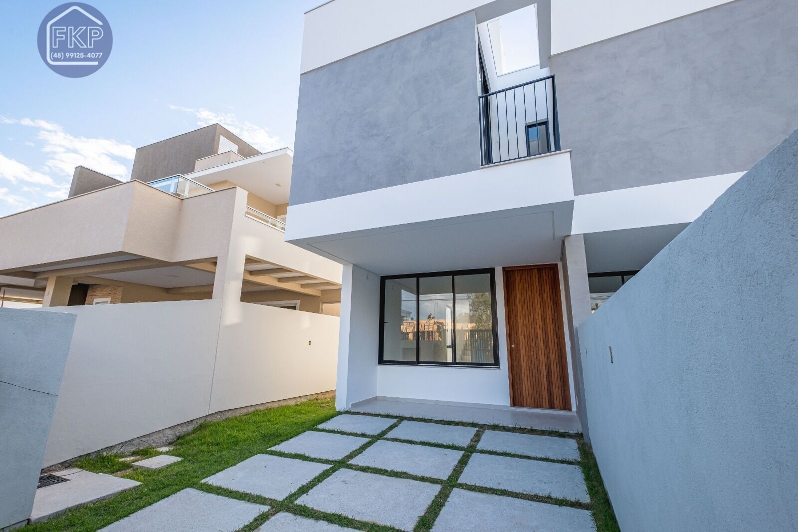 Casa à venda com 3 quartos, 140m² - Foto 1