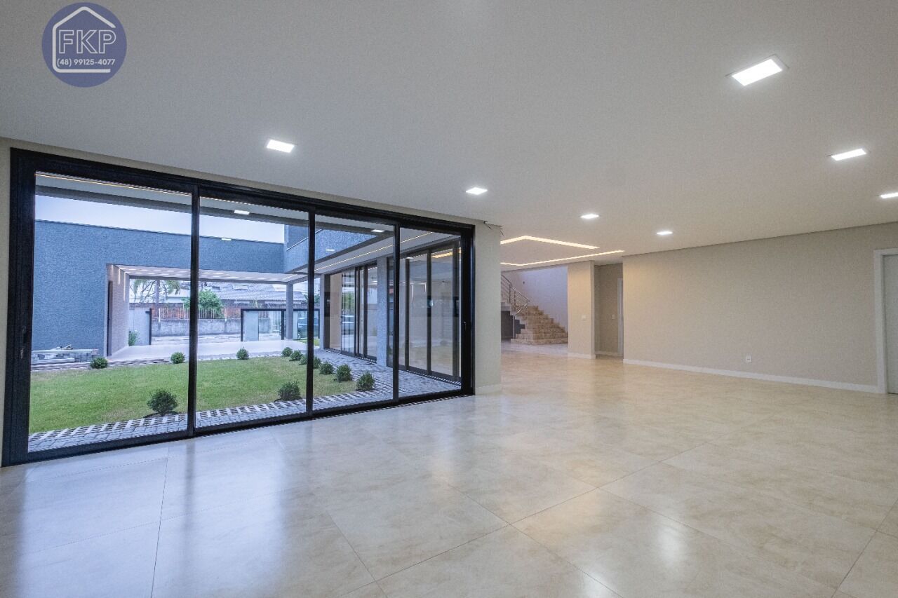 Casa à venda com 4 quartos, 375m² - Foto 8