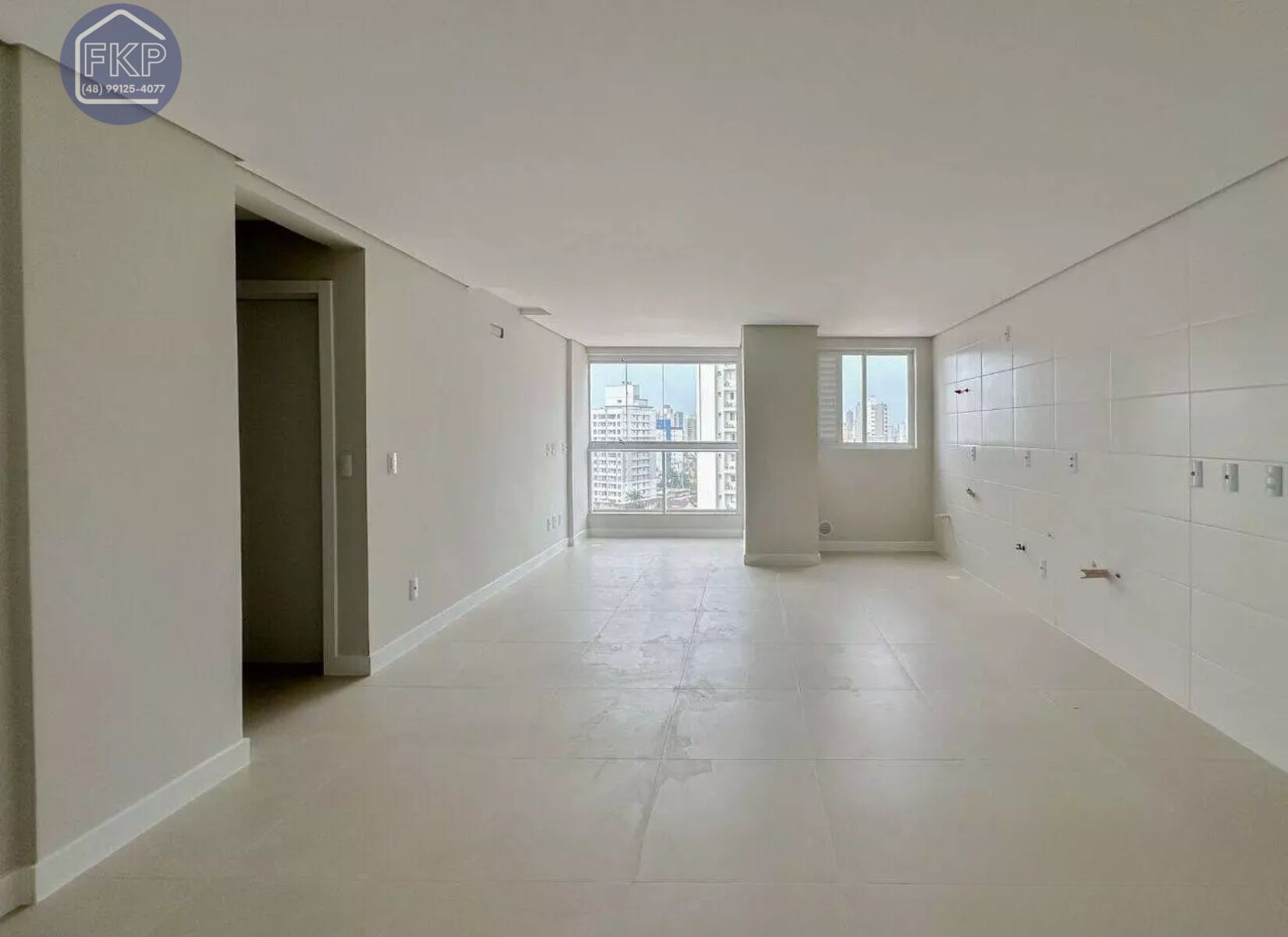 Apartamento à venda com 3 quartos, 80m² - Foto 1
