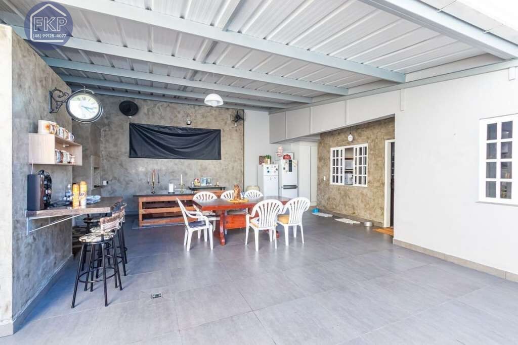 Casa à venda com 3 quartos, 178m² - Foto 7