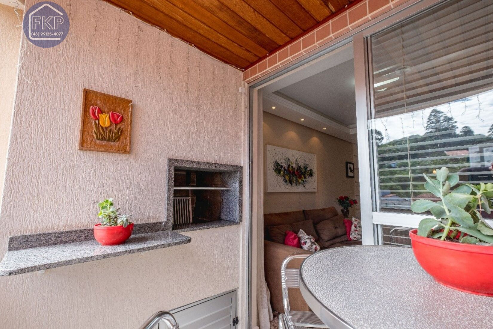 Apartamento à venda com 3 quartos, 83m² - Foto 2