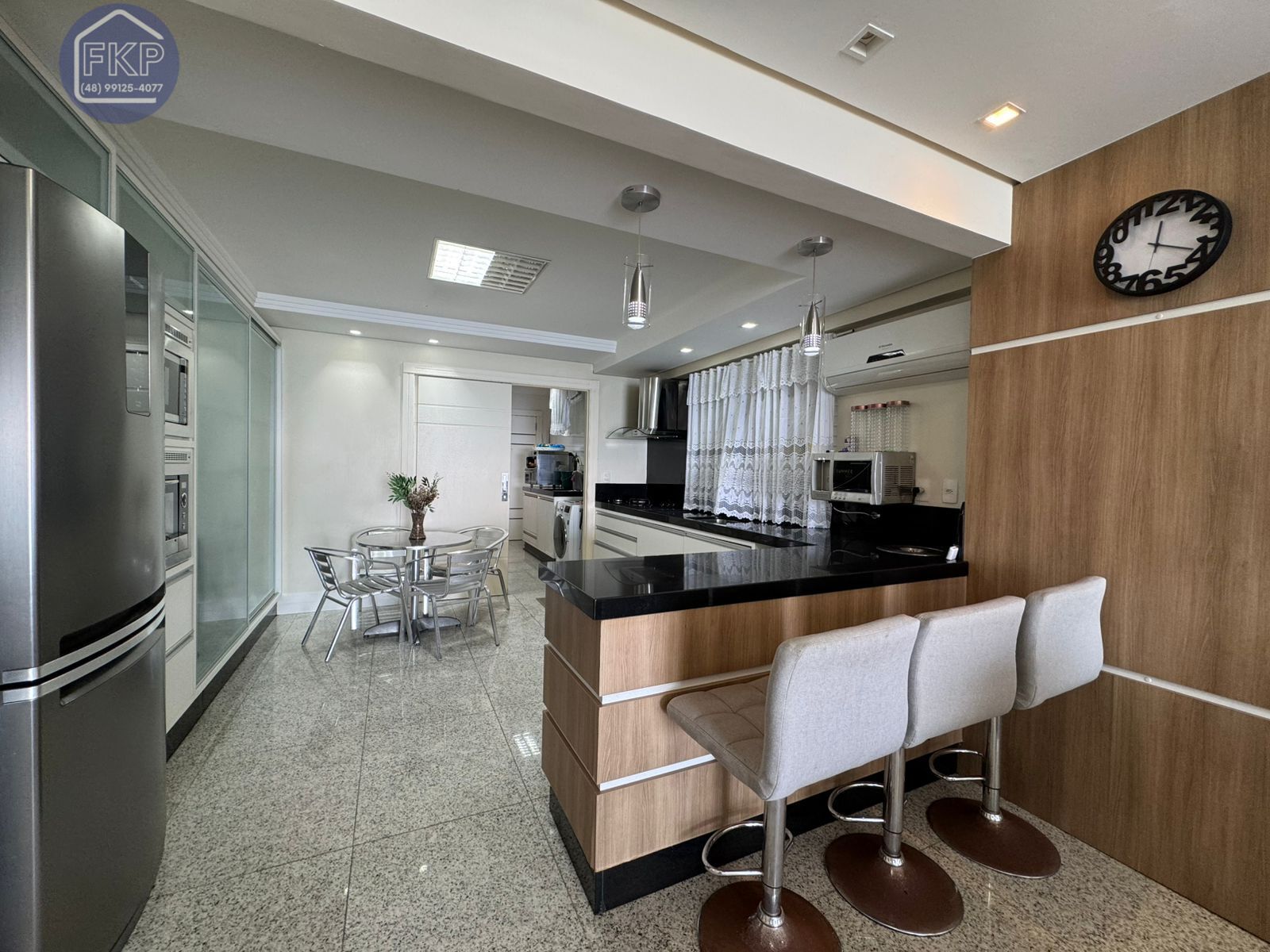 Apartamento para alugar com 3 quartos, 182m² - Foto 15