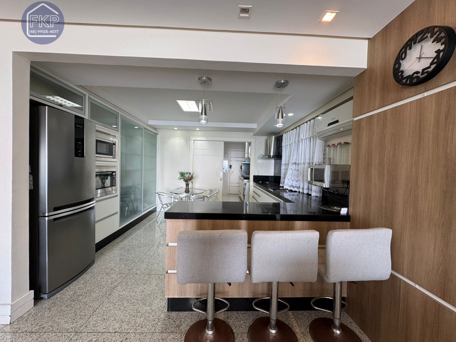 Apartamento para alugar com 3 quartos, 182m² - Foto 14