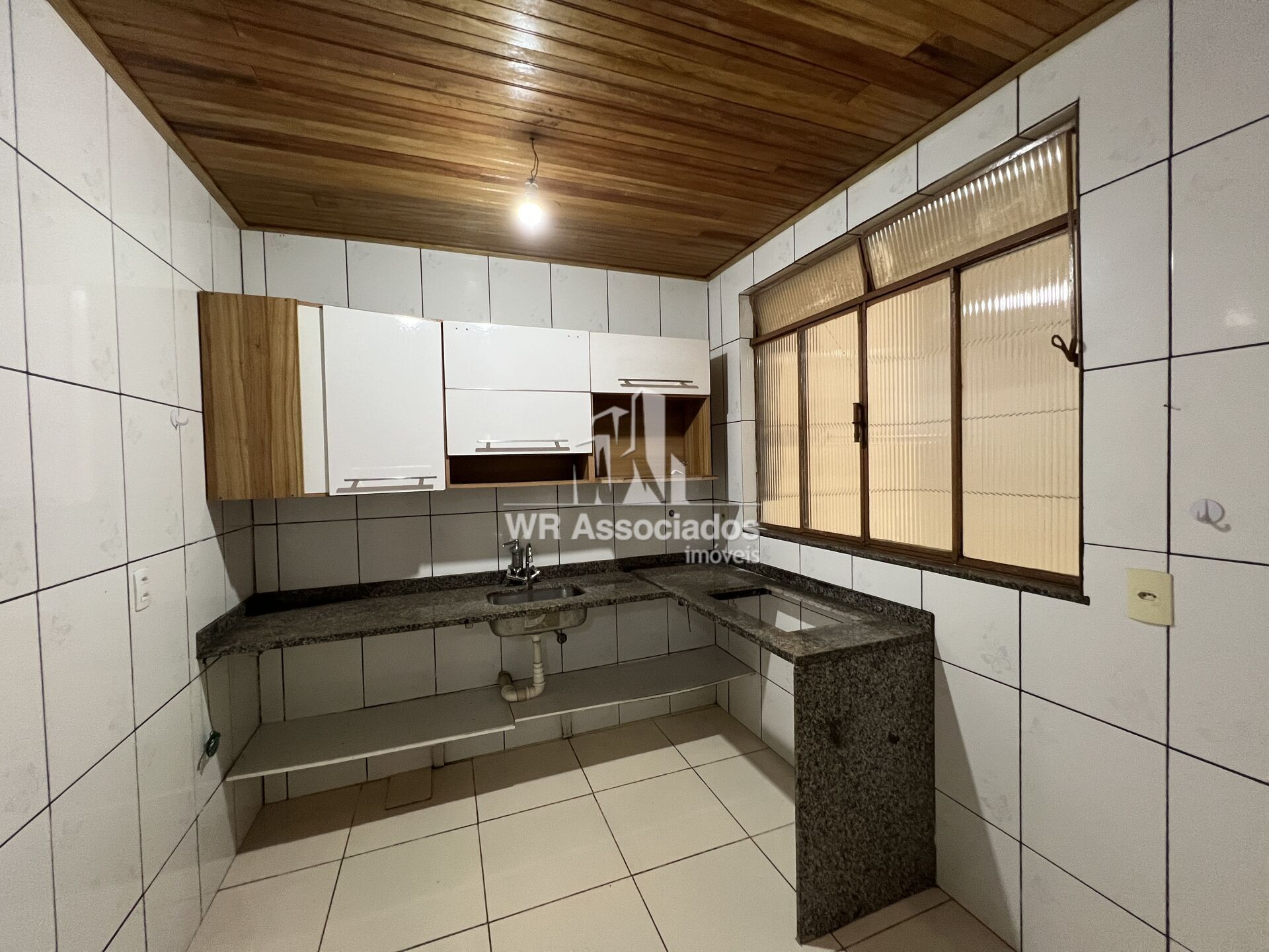 Casa para alugar com 2 quartos, 98m² - Foto 10