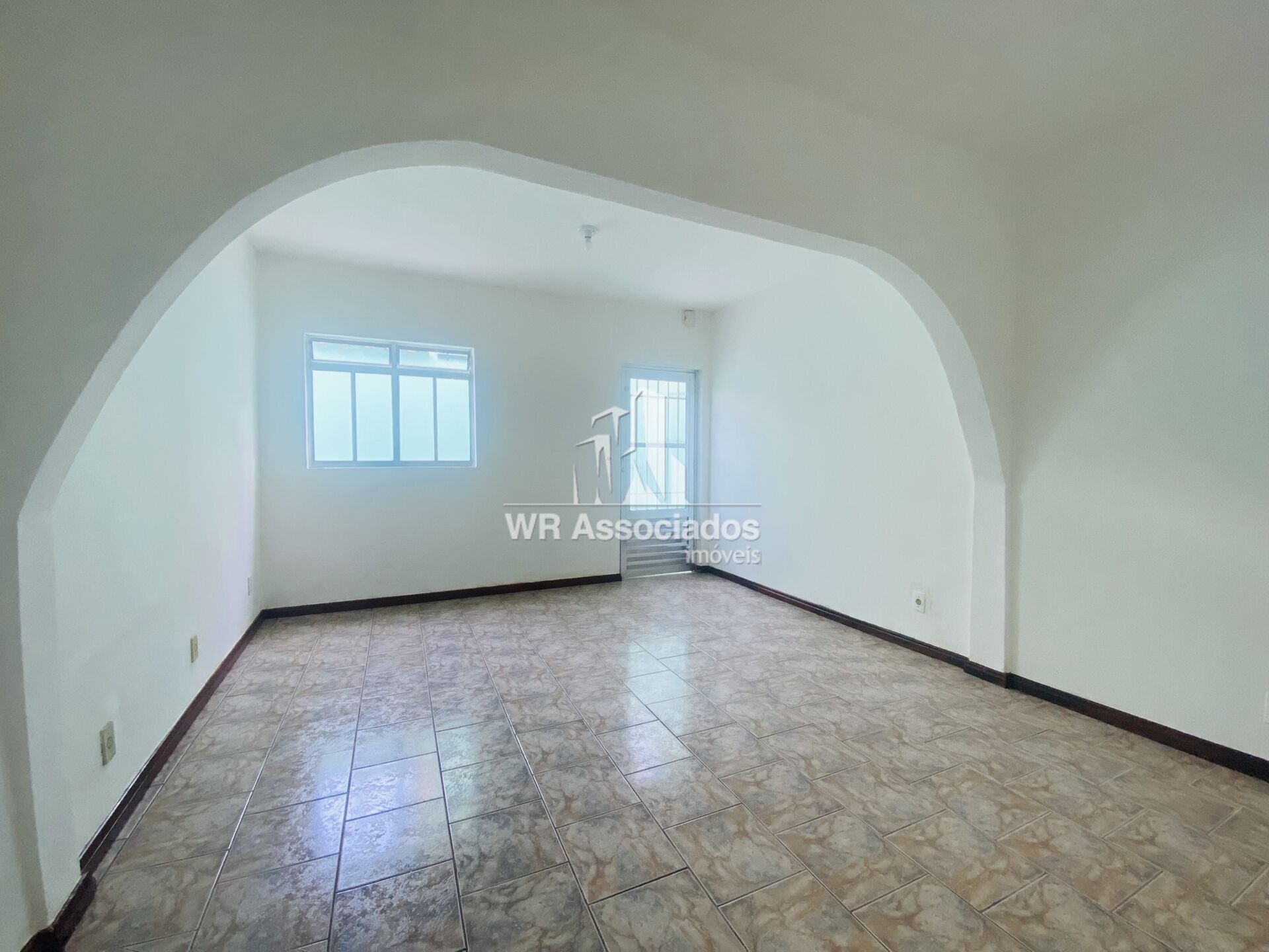 Casa para alugar com 4 quartos, 146m² - Foto 3