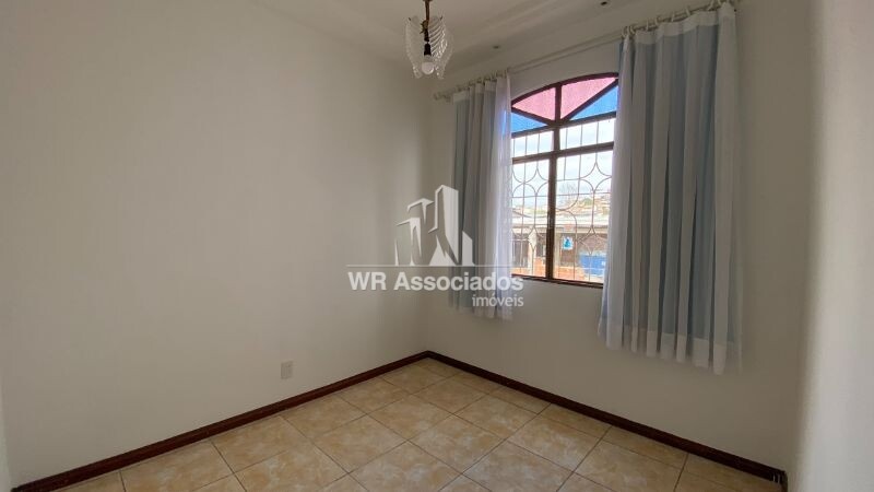 Casa à venda com 4 quartos, 480m² - Foto 11