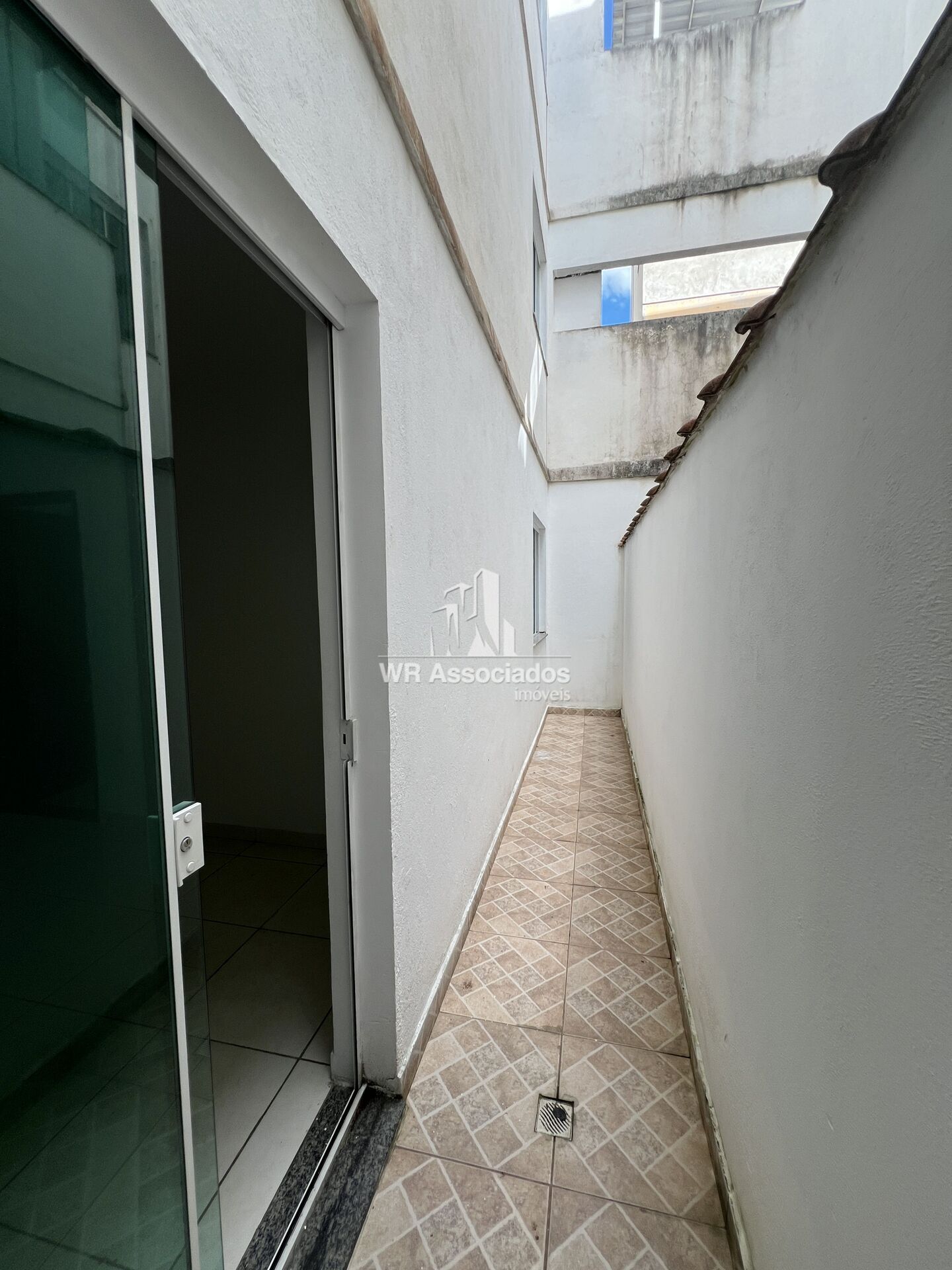 Apartamento para alugar com 2 quartos, 85m² - Foto 4