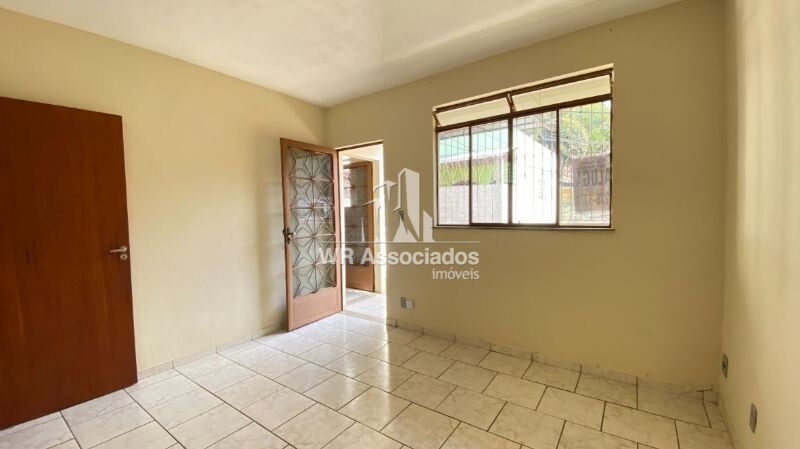 Apartamento à venda com 2 quartos, 75m² - Foto 1