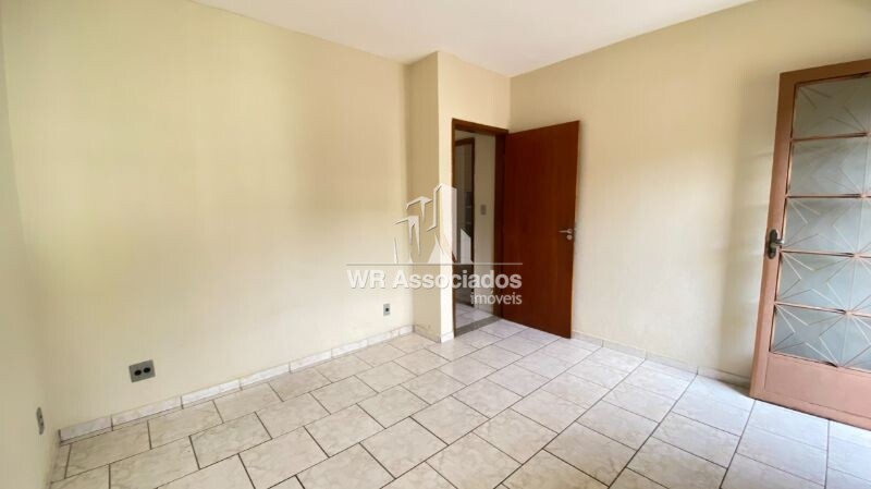 Apartamento à venda com 2 quartos, 75m² - Foto 2