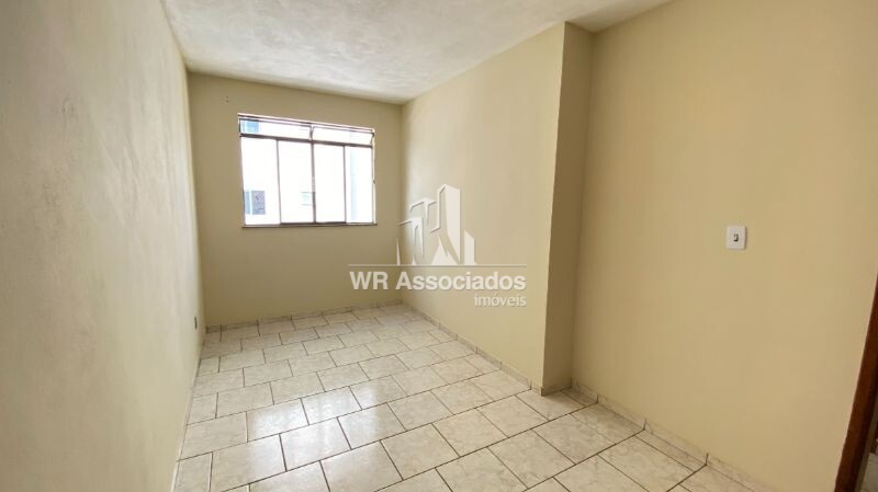 Apartamento à venda com 2 quartos, 75m² - Foto 4