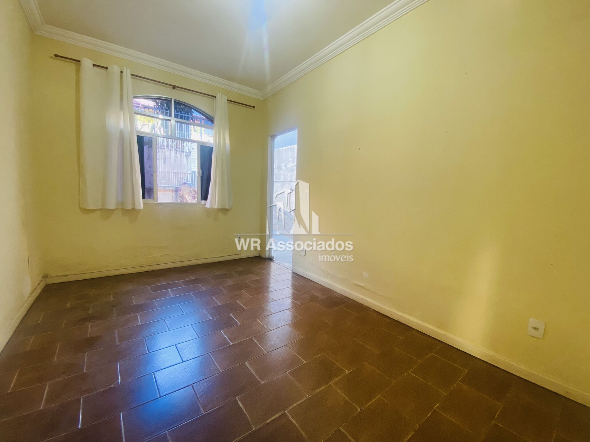 Casa à venda com 3 quartos, 251m² - Foto 4