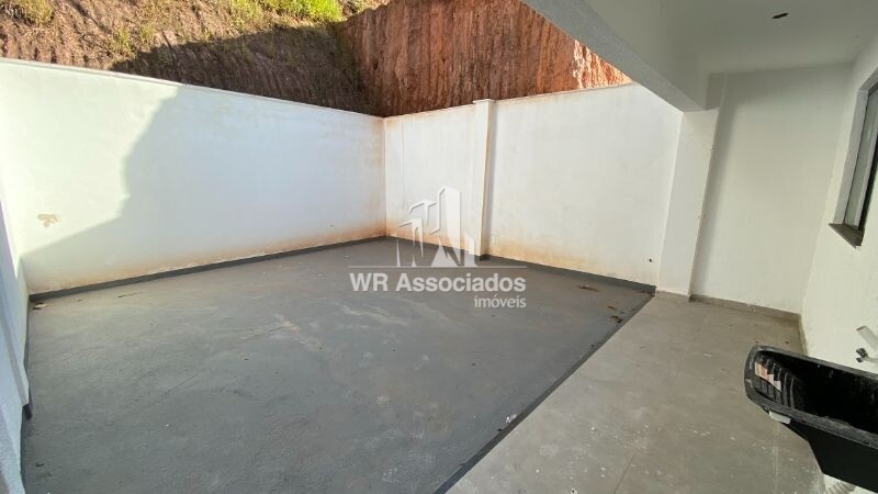 Casa à venda com 3 quartos, 217m² - Foto 13