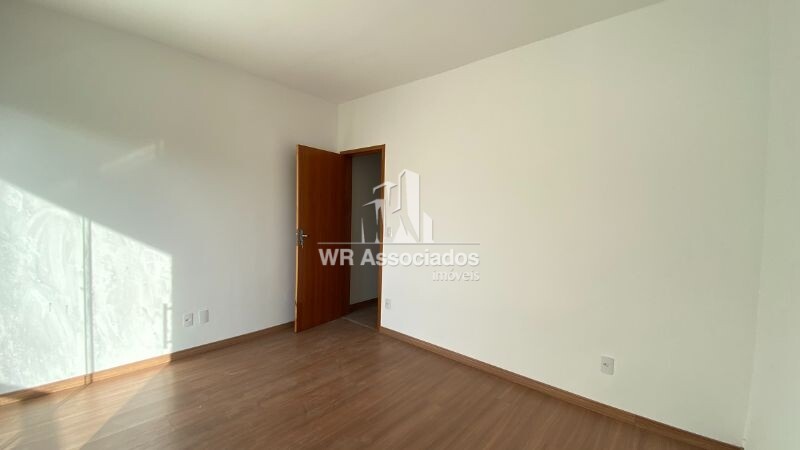 Casa à venda com 3 quartos, 217m² - Foto 12