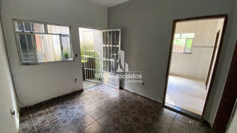 Casa à venda com 2 quartos, 49m² - Foto 2