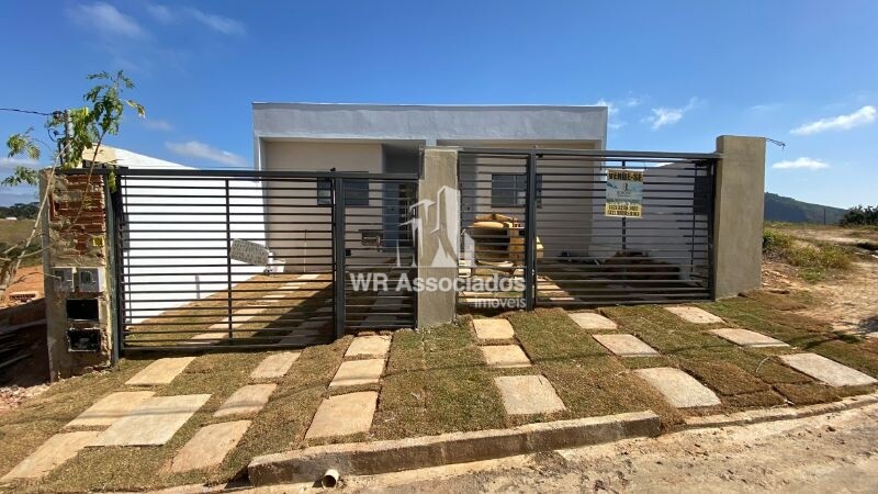 Casa à venda com 2 quartos, 120m² - Foto 2