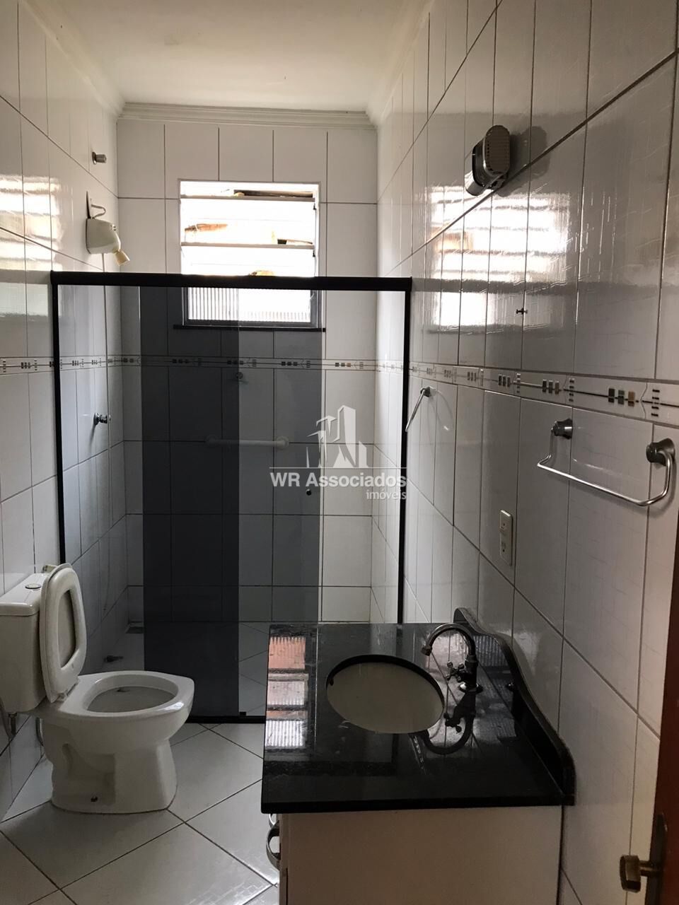 Casa à venda com 4 quartos, 220m² - Foto 4