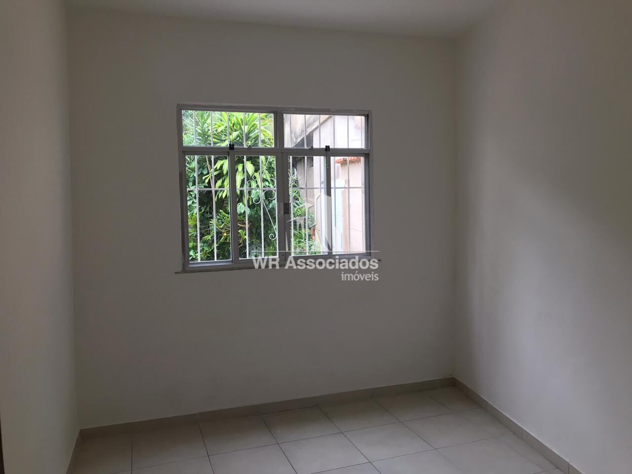 Casa à venda com 4 quartos, 220m² - Foto 3