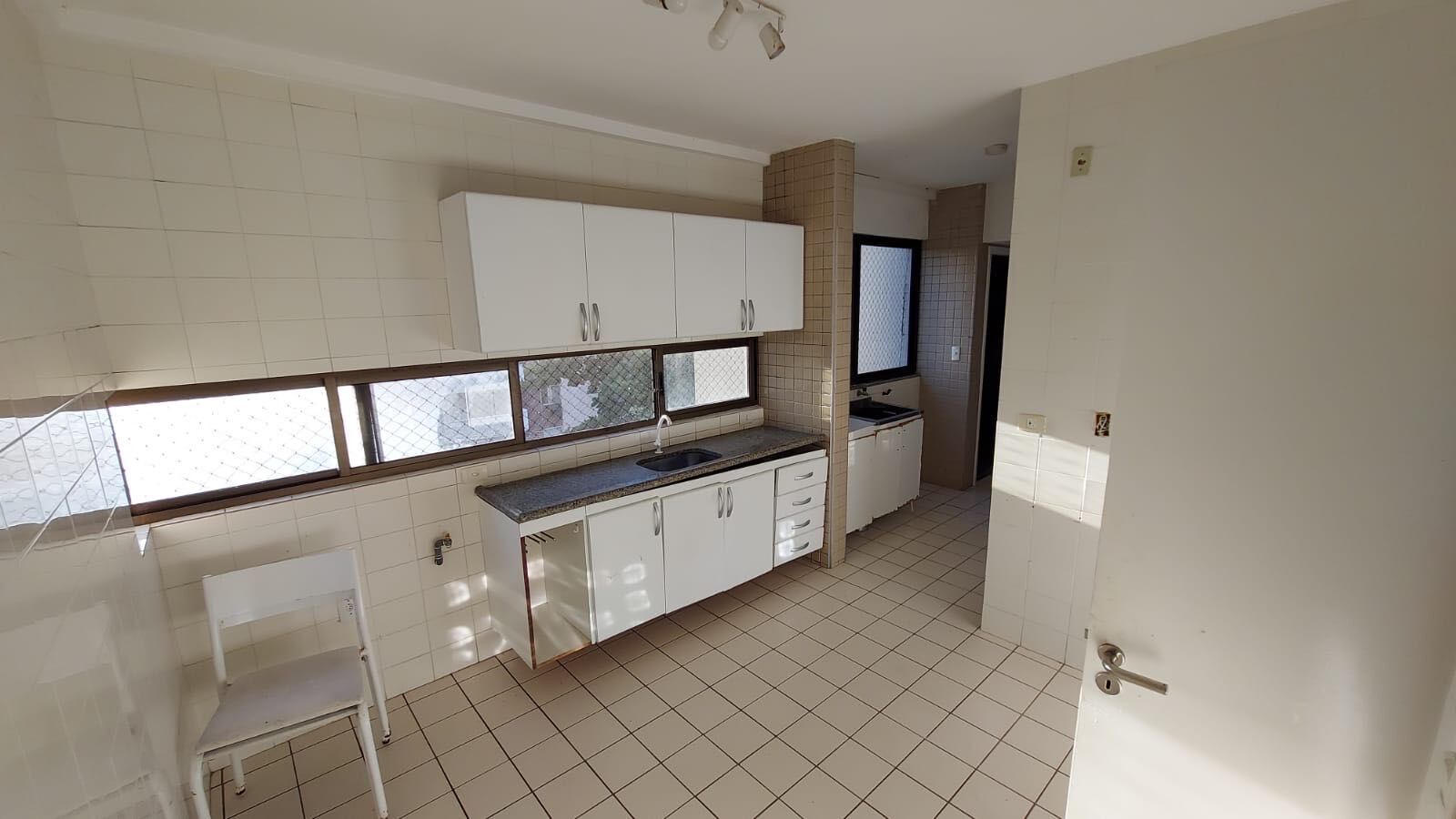 Apartamento à venda com 3 quartos, 112m² - Foto 13