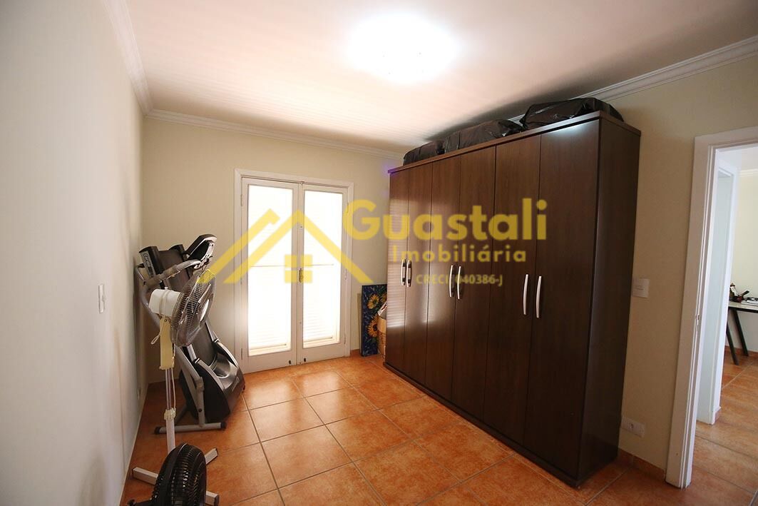 Casa à venda com 3 quartos, 302m² - Foto 18