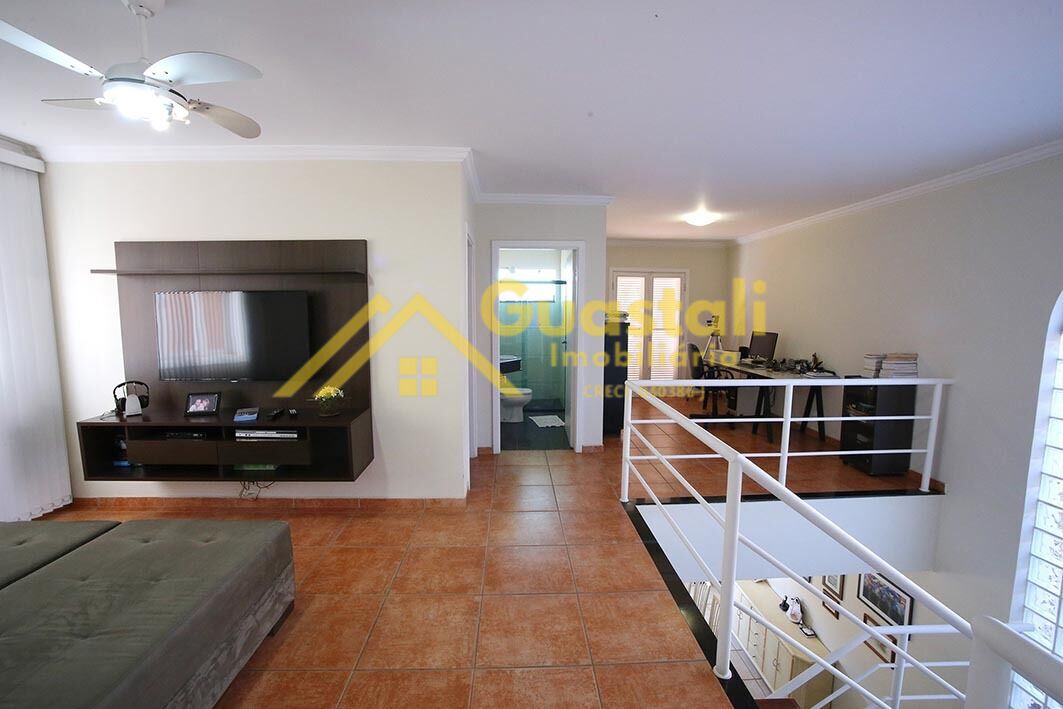 Casa à venda com 3 quartos, 302m² - Foto 11