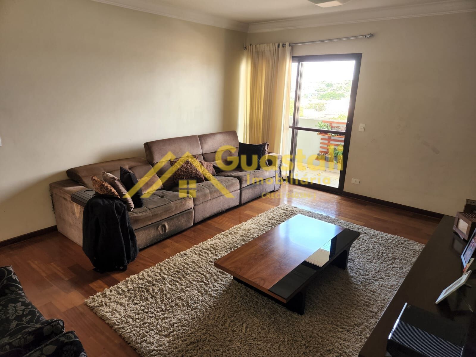 Apartamento à venda com 3 quartos, 186m² - Foto 1