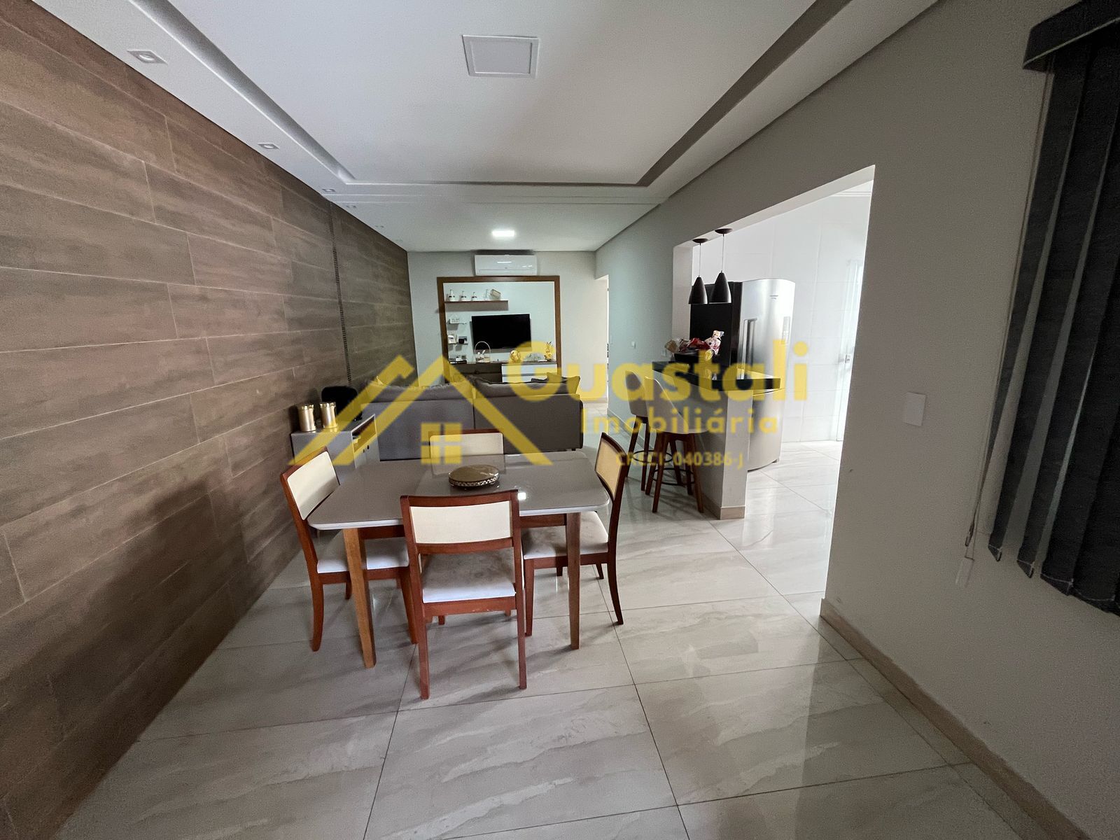 Casa para alugar com 3 quartos, 99m² - Foto 4