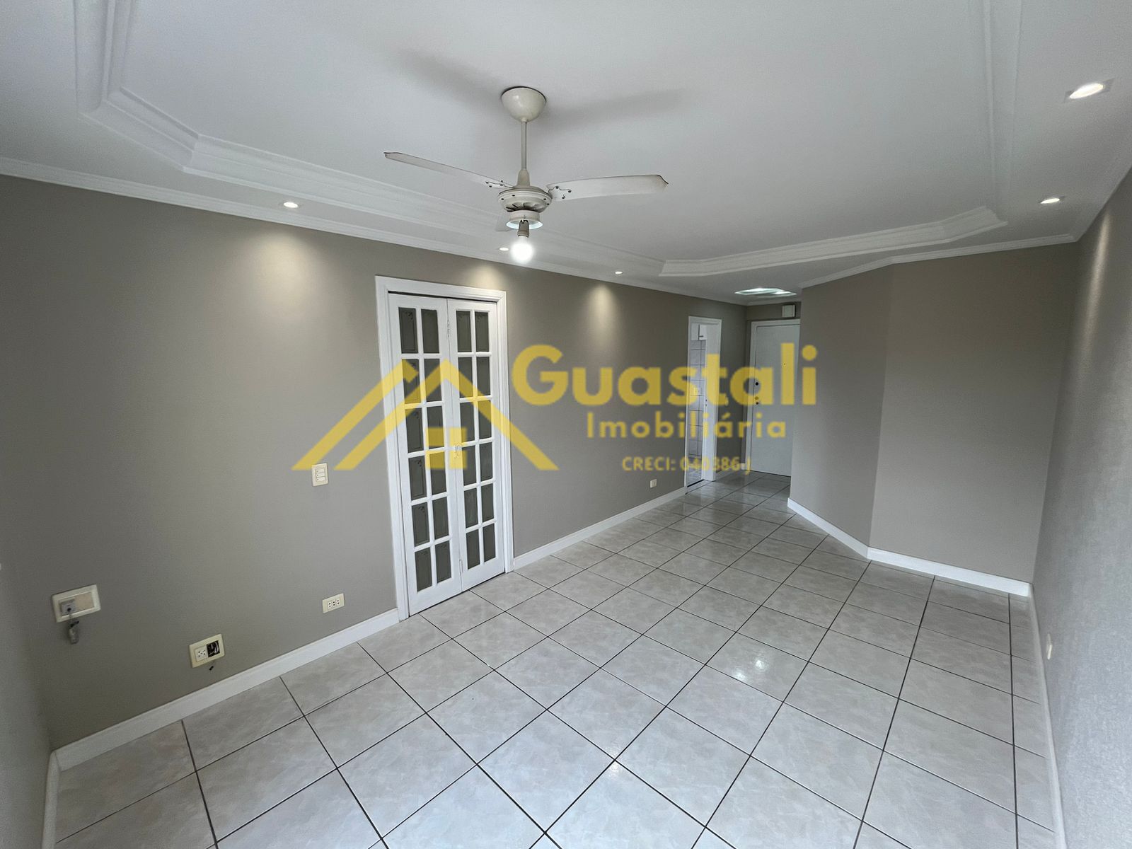 Apartamento à venda com 2 quartos, 62m² - Foto 3