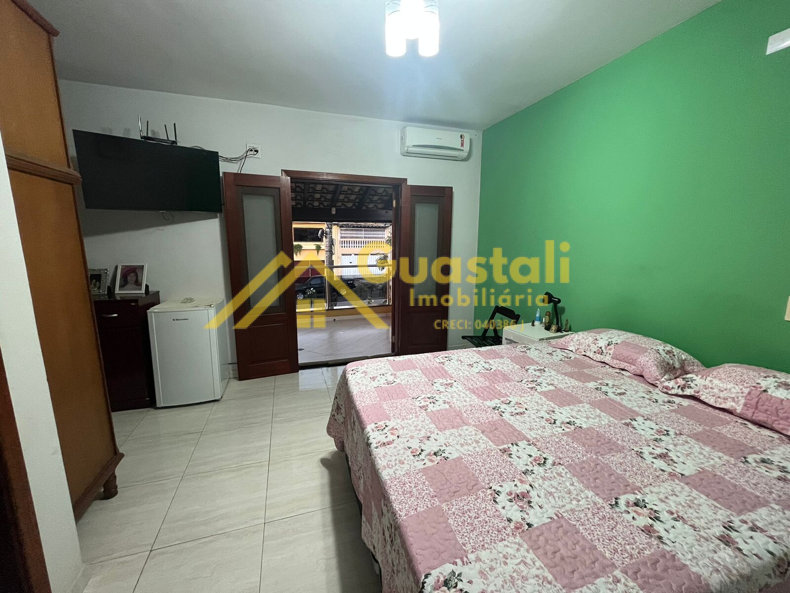 Casa à venda com 6 quartos, 300m² - Foto 12