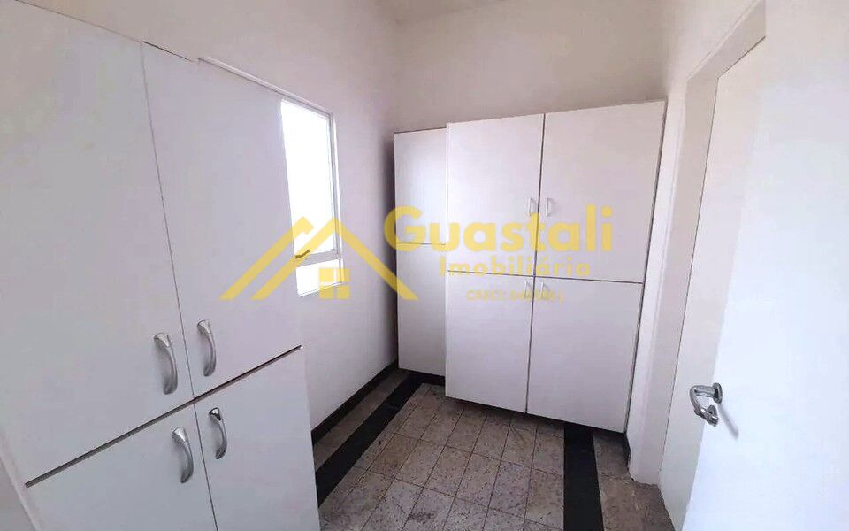 Casa para alugar com 4 quartos, 240m² - Foto 8