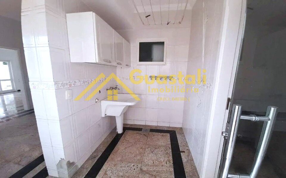 Casa para alugar com 4 quartos, 240m² - Foto 9
