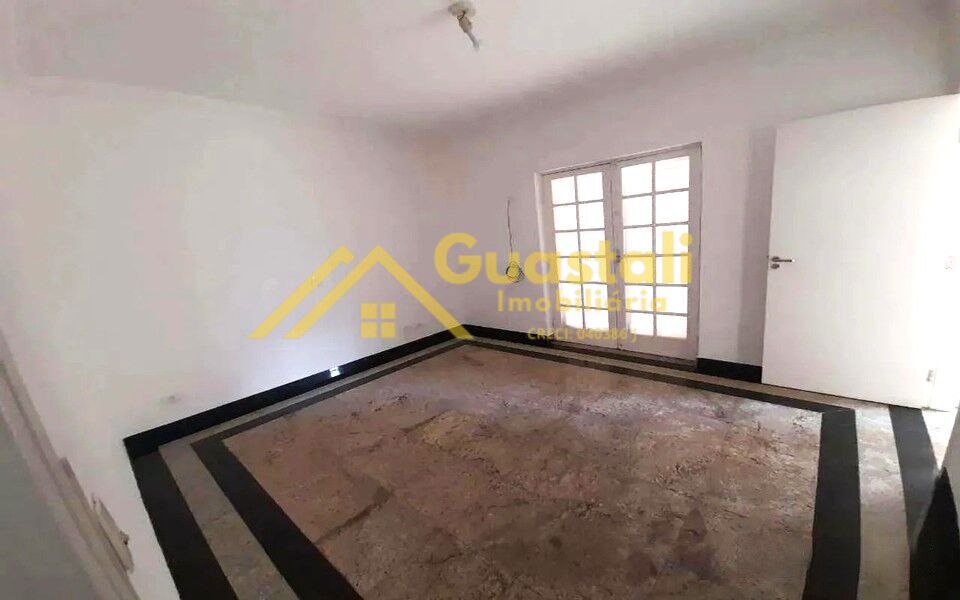 Casa para alugar com 4 quartos, 240m² - Foto 4