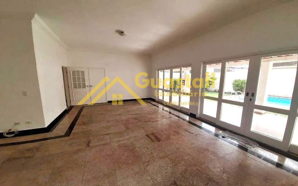 Casa para alugar com 4 quartos, 240m² - Foto 2