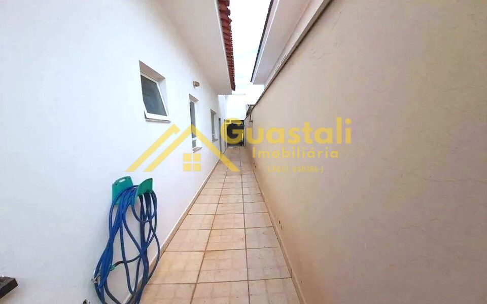 Casa para alugar com 4 quartos, 240m² - Foto 17