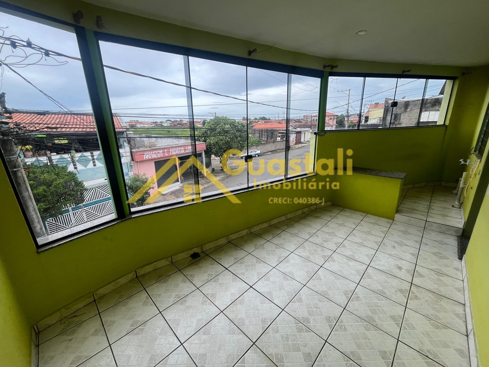 Casa à venda com 4 quartos, 250m² - Foto 1