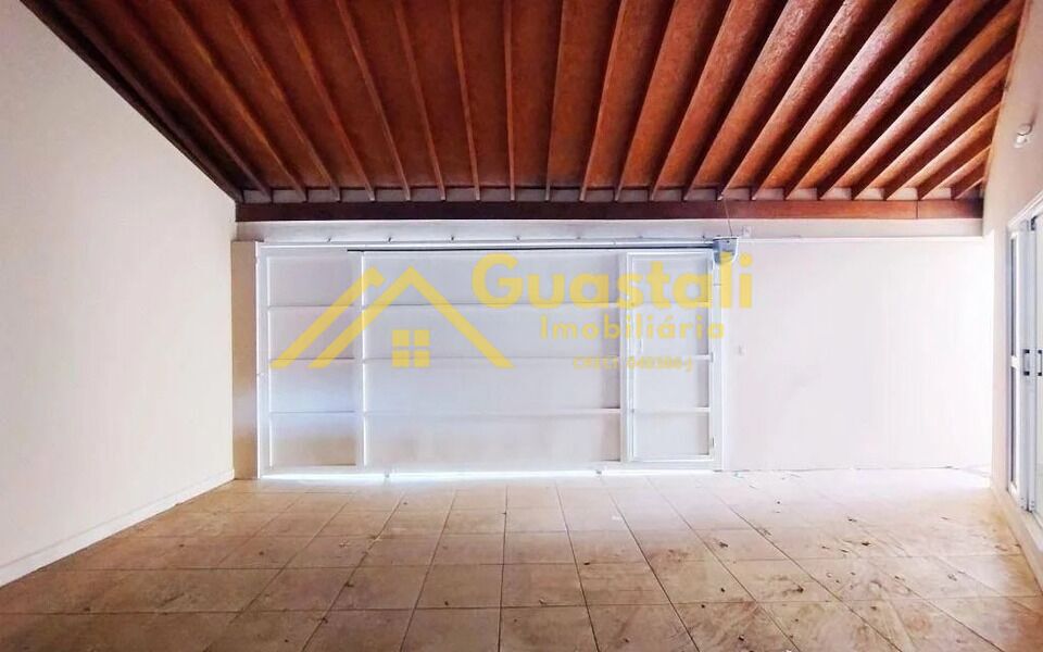 Casa à venda com 2 quartos, 109m² - Foto 2