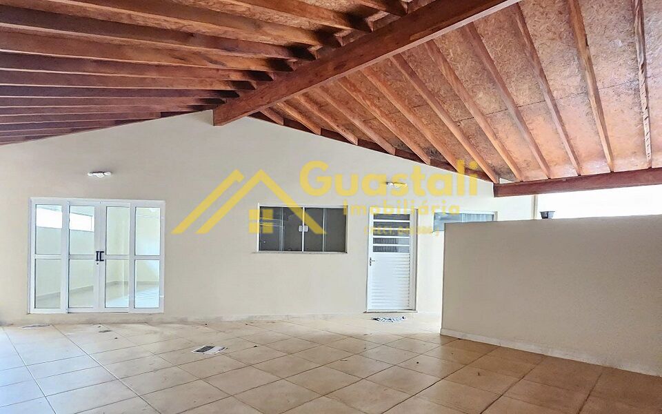 Casa à venda com 2 quartos, 109m² - Foto 1