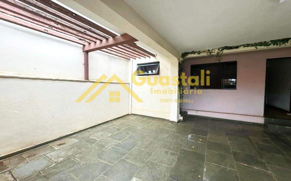 Casa à venda com 2 quartos, 98m² - Foto 2