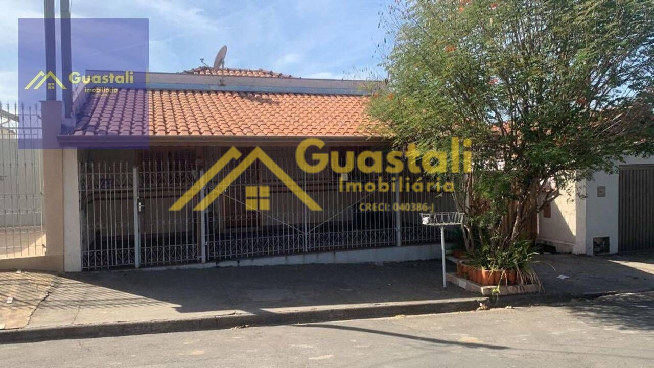 Casa à venda com 3 quartos, 200m² - Foto 1