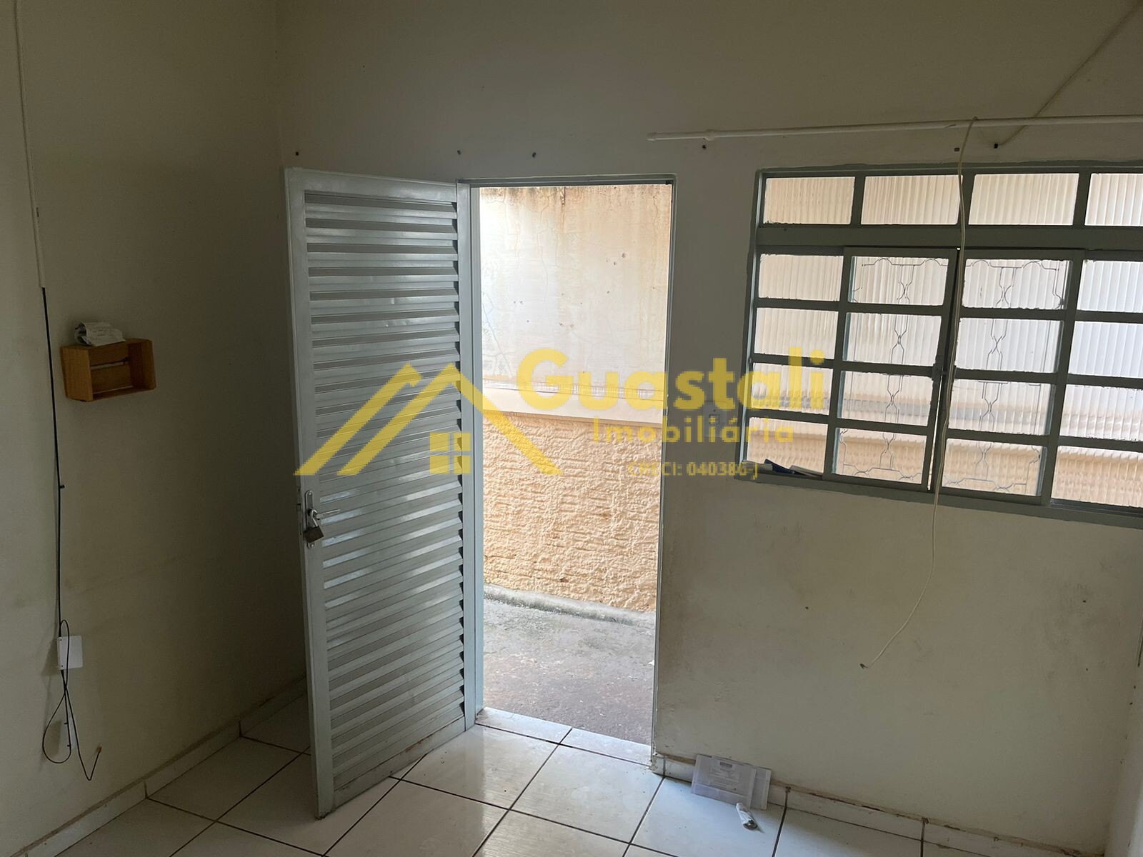 Casa à venda com 2 quartos, 70m² - Foto 3