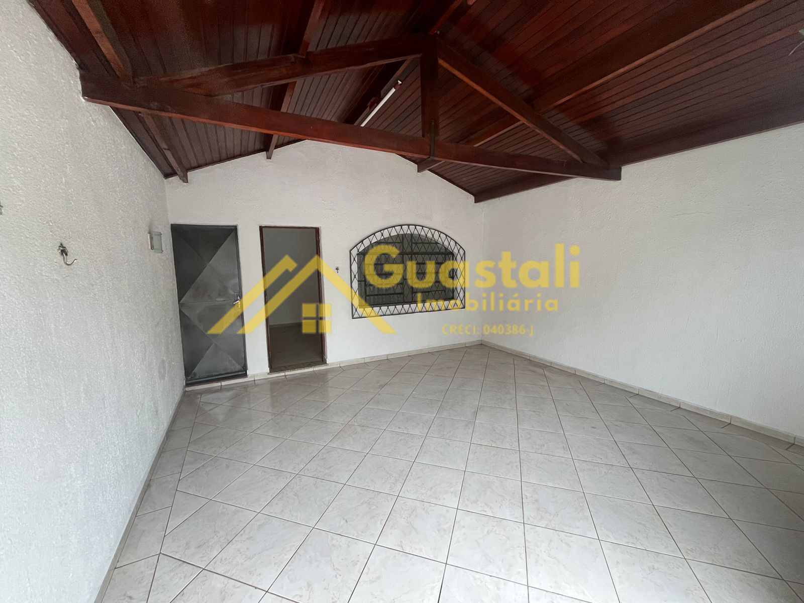 Casa à venda com 2 quartos, 93m² - Foto 2