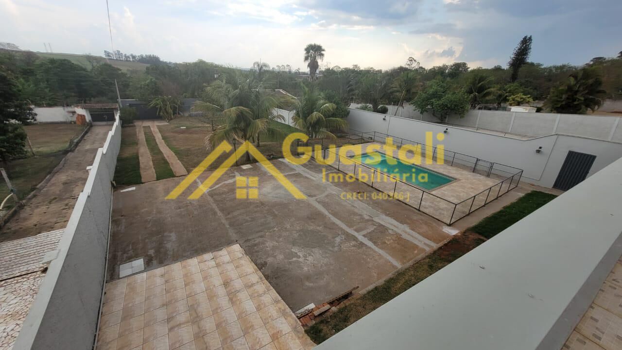 Fazenda à venda com 3 quartos, 1100m² - Foto 1