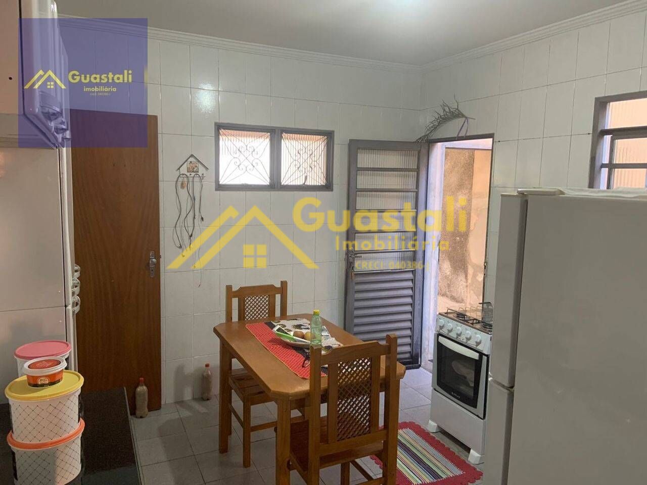 Casa à venda com 2 quartos, 210m² - Foto 4