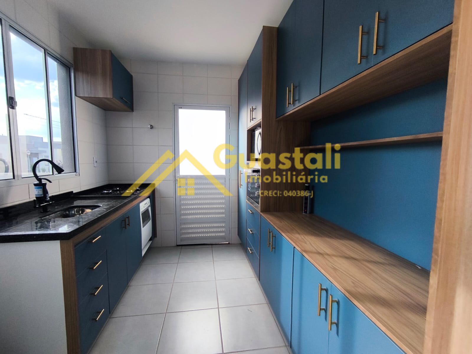 Casa de Condomínio para alugar com 2 quartos, 60m² - Foto 1