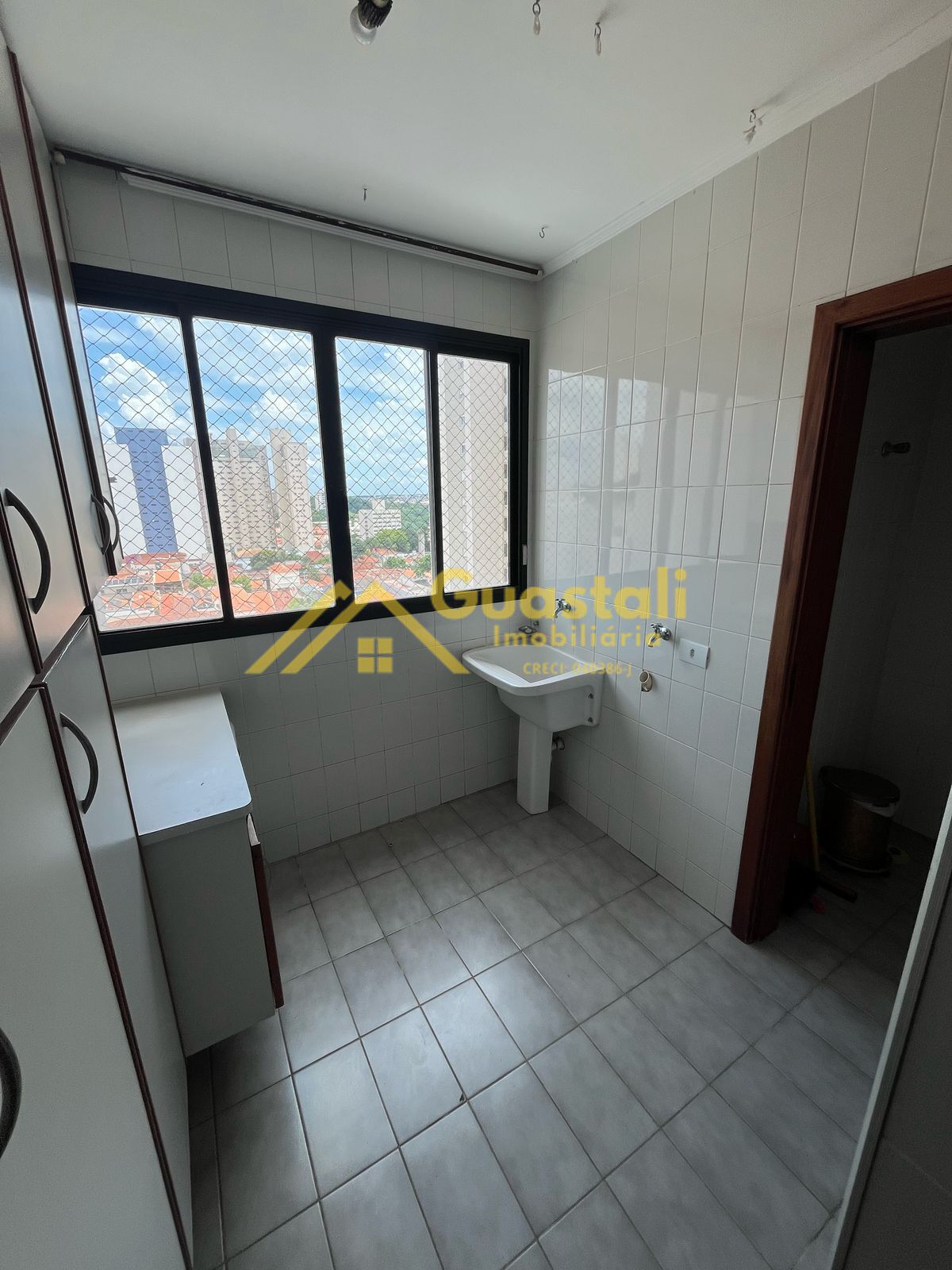 Apartamento à venda com 3 quartos, 103m² - Foto 2