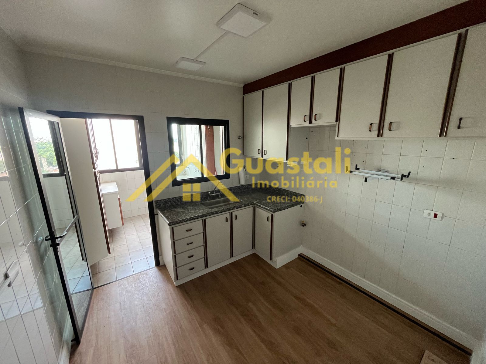 Apartamento à venda com 3 quartos, 103m² - Foto 1