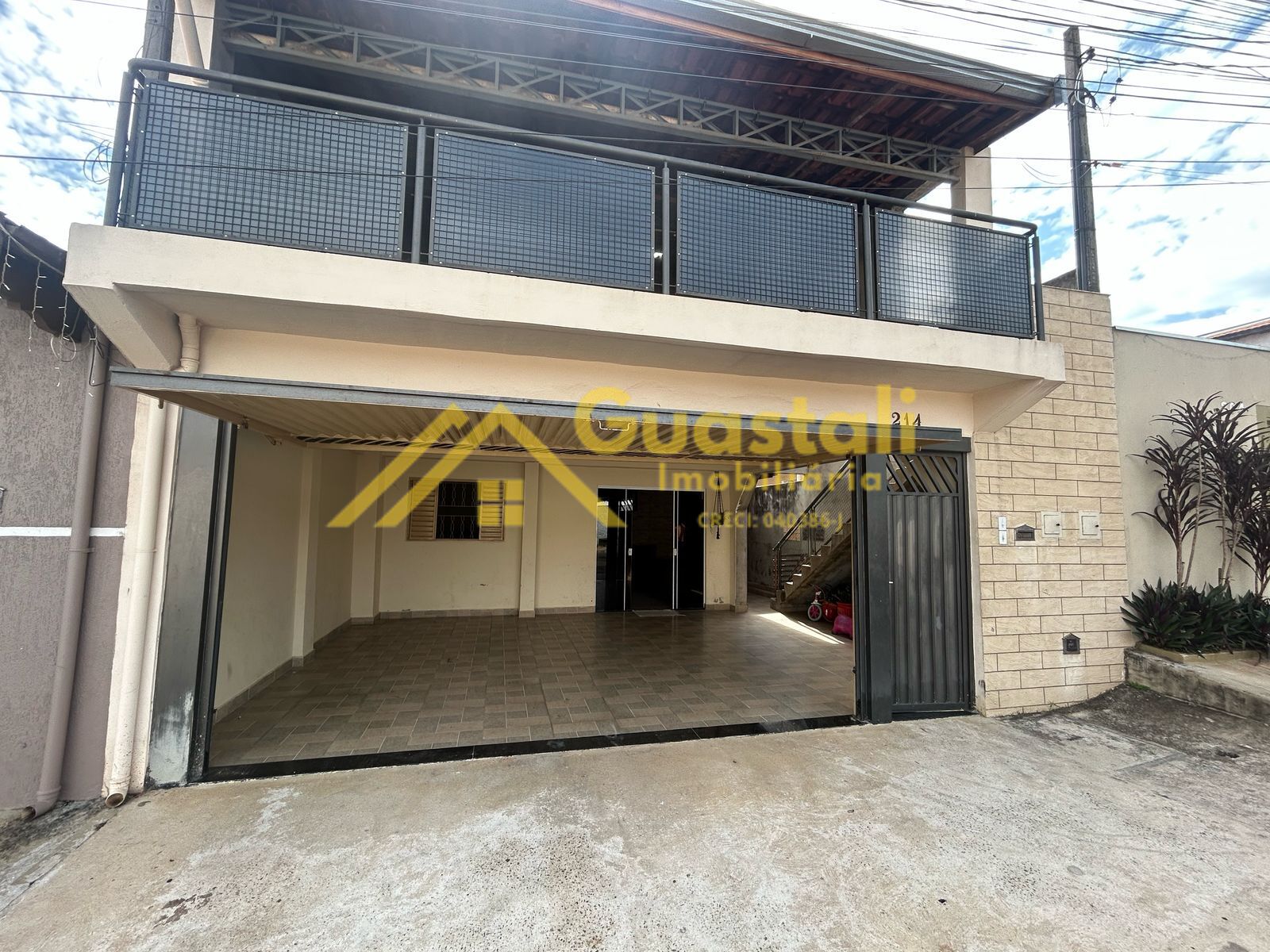 Casa à venda com 4 quartos, 169m² - Foto 1