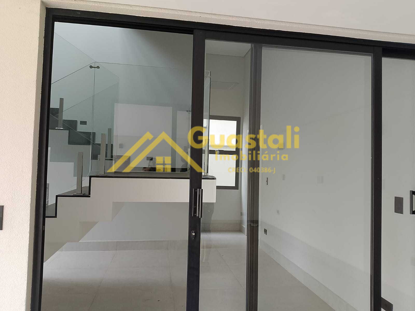 Casa para alugar com 3 quartos, 228m² - Foto 3