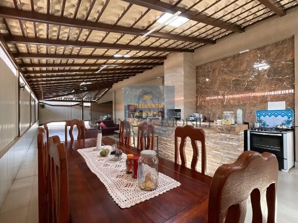 Casa, 4 quartos, 200 m² - Foto 1